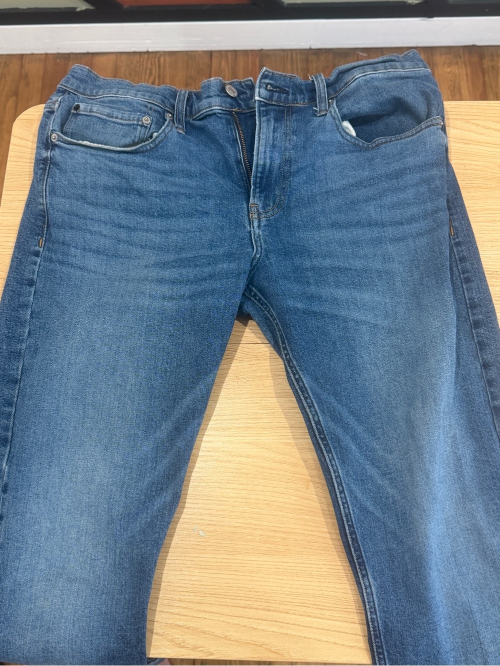 Calvin Klein Jeans Slim Straight in Medium Blue Wash